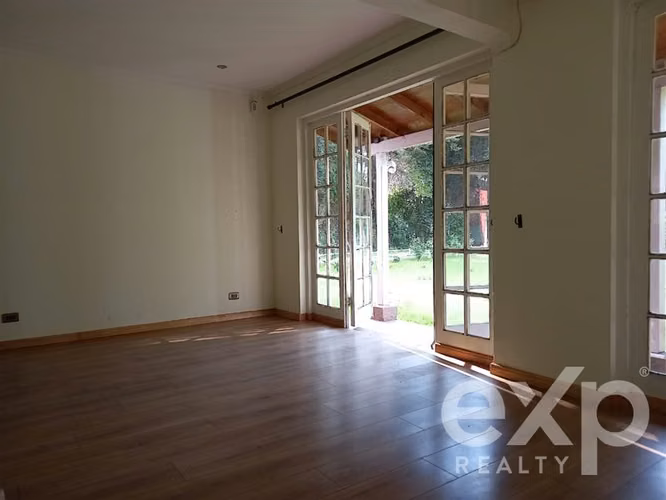 Parcela en venta 4 dorm y 5 baños en Talagante