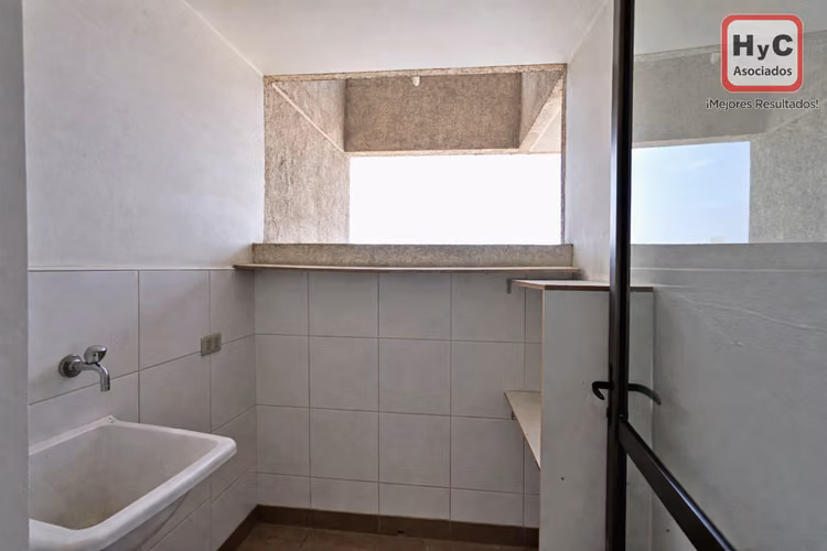 Venta Departamento 2D 2B con Estacionamiento y Bodega en San Miguel, cercano a Metro Lo Vial