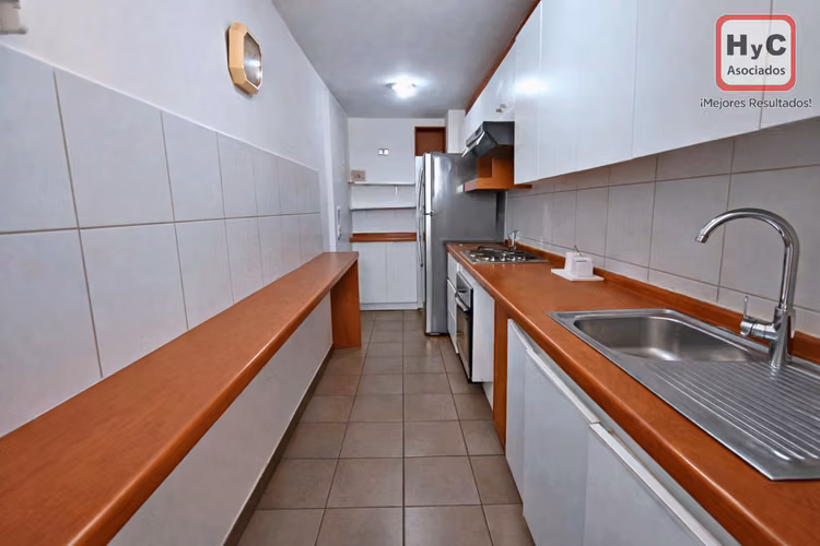 Venta Departamento 2D 2B con Estacionamiento y Bodega en San Miguel, cercano a Metro Lo Vial