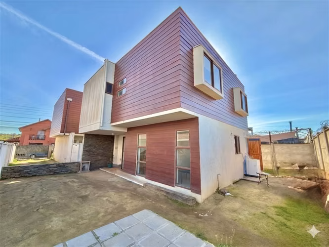 Casa en VENTA 3dorm 3baños Villa Alemana-Metro La Concepción