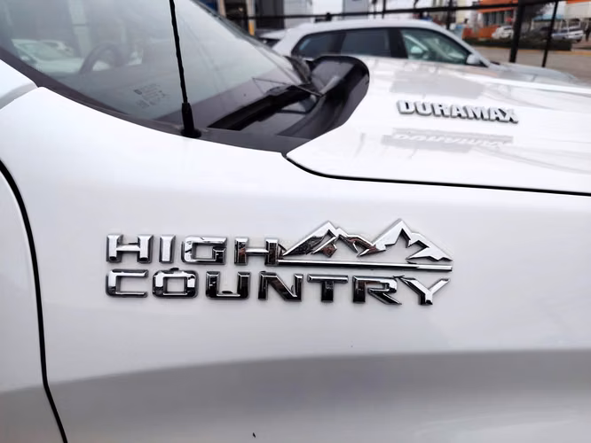 ChevroletSILVERADO 3.0 HIGH COUNTRY 4X4 AT 4P