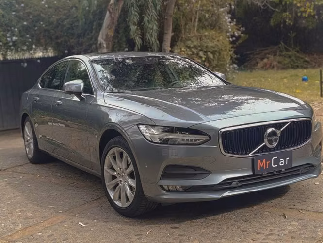 VOLVO S90 D5 MOMENTUM - 2019 | 2589