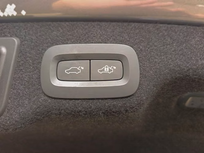 VOLVO S90 D5 MOMENTUM - 2019 | 2589