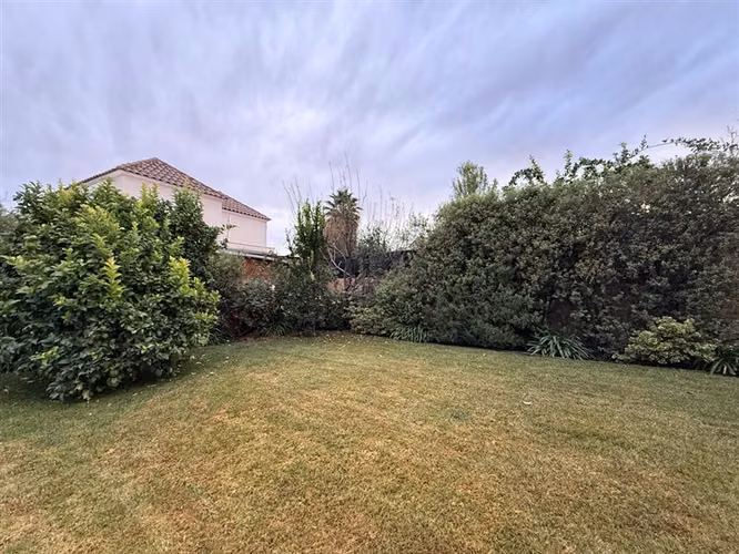 Casa en venta en Santa Elena a pocos minutos de Chicureo