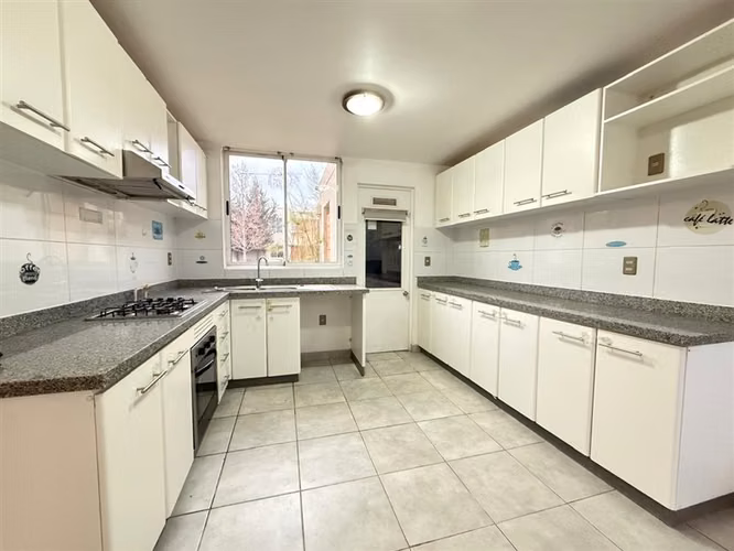 Casa en venta en Santa Elena a pocos minutos de Chicureo
