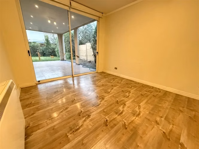 Casa en venta en Santa Elena a pocos minutos de Chicureo