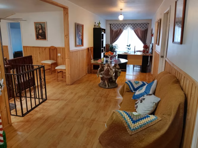 Venta Amplia Casa 7 Dormitorios / Kolbe Bajo / Osorno
