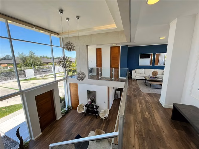Arrendamos Excelente Casa en Loteo Alto Huilquilemu-Talca