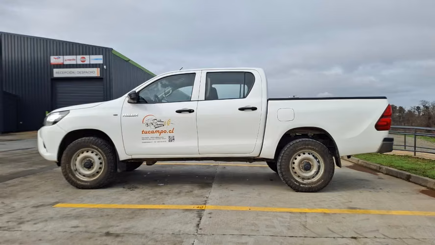 Toyota Hilux 4x2 MT DX 2.7