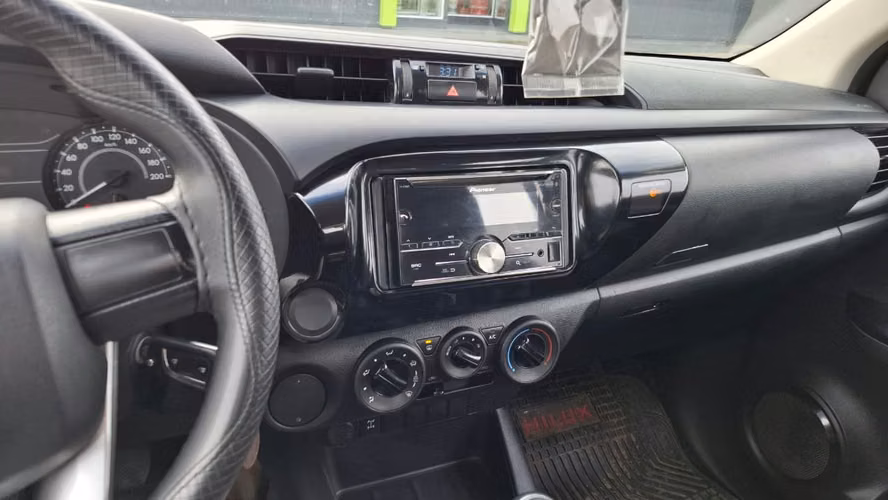 Toyota Hilux 4x2 MT DX 2.7