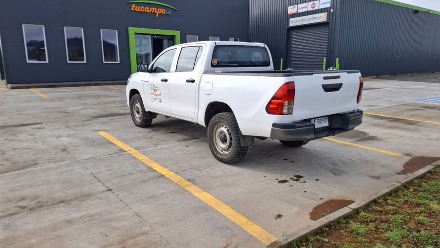 Toyota Hilux 4x2 MT DX 2.7