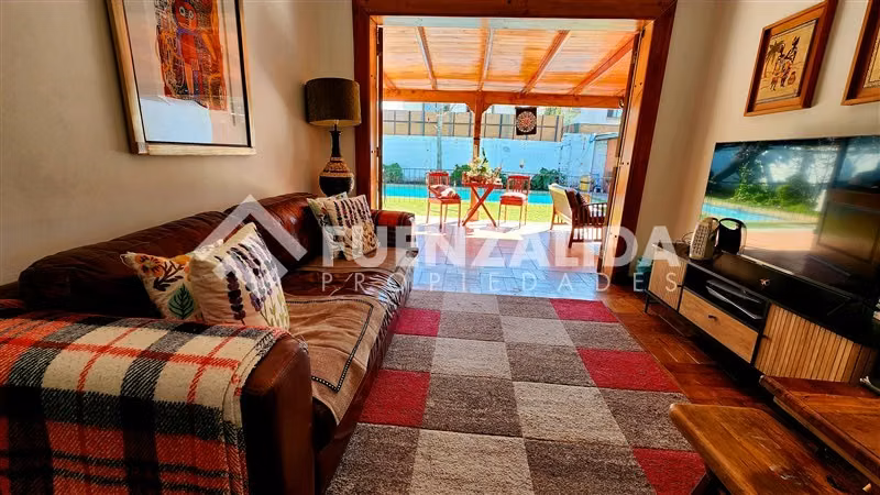 Casa en arriendo de 5 dorm. en La Reina