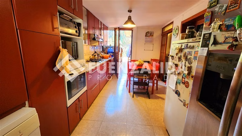 Casa en arriendo de 5 dorm. en La Reina