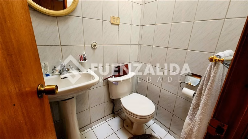 Casa en arriendo de 5 dorm. en La Reina