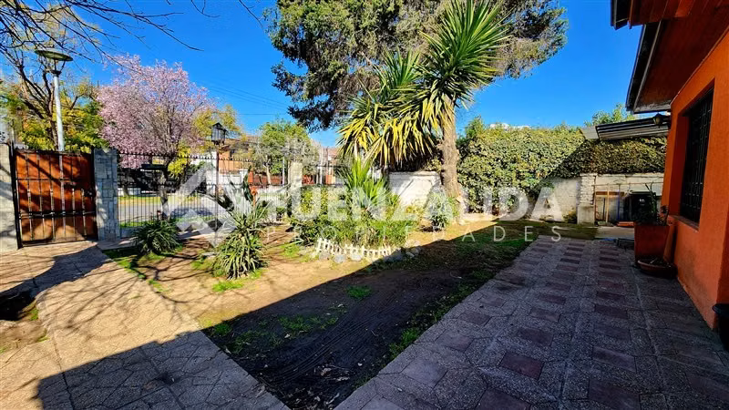 Casa en arriendo de 5 dorm. en La Reina