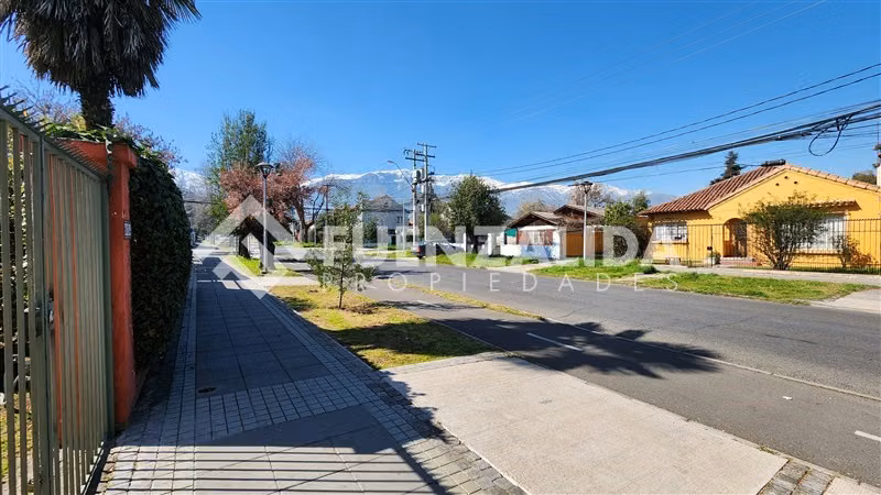 Casa en arriendo de 5 dorm. en La Reina