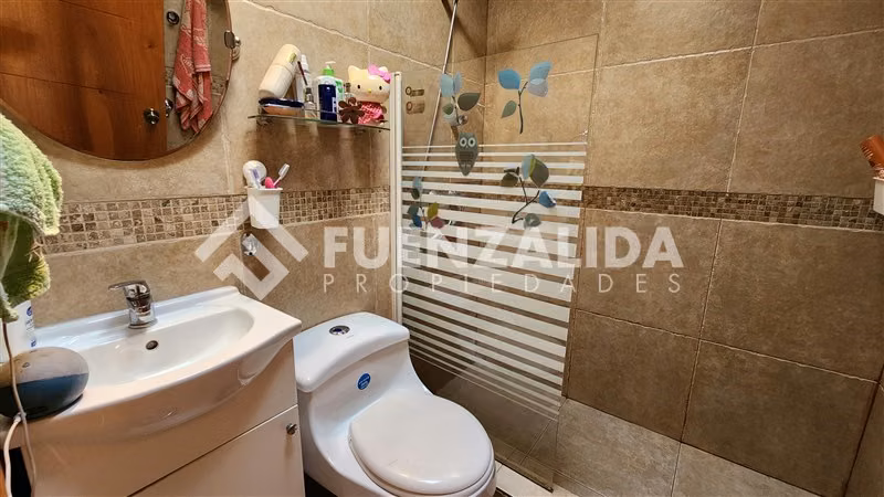 Casa en arriendo de 5 dorm. en La Reina