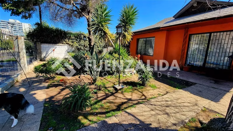 Casa en arriendo de 5 dorm. en La Reina