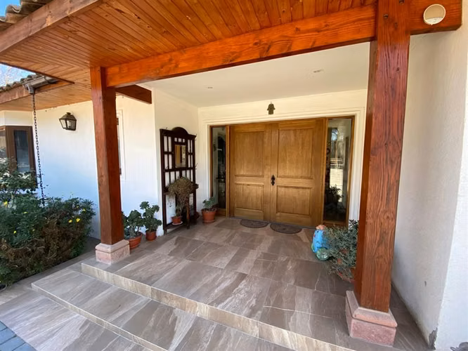AP213 Trebulco 5D 6B 615 m2 en 7237 m2 Piscina, tuba y sauna