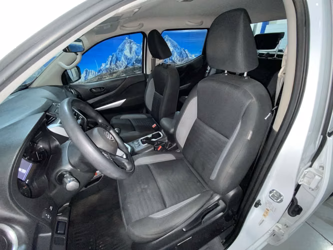 NAVARA SE 4X2 SZCV84-SANTIAGO
