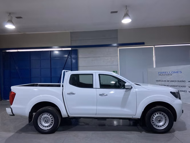 NAVARA SE 4X2 SZCV84-SANTIAGO