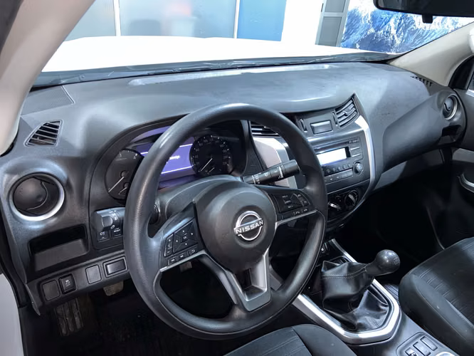 NAVARA SE 4X2 SZCV84-SANTIAGO