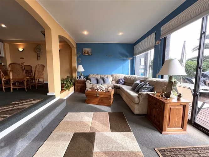 Casa en venta de 3 dorm. frente al mar - Quintero - Imagen 2
