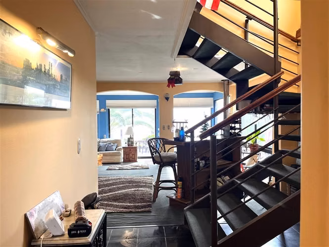 Casa en venta de 3 dorm. frente al mar - Quintero - Imagen 3