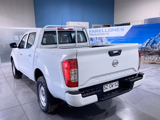 NAVARA SE 4X2 SZCW12-SANTIAGO