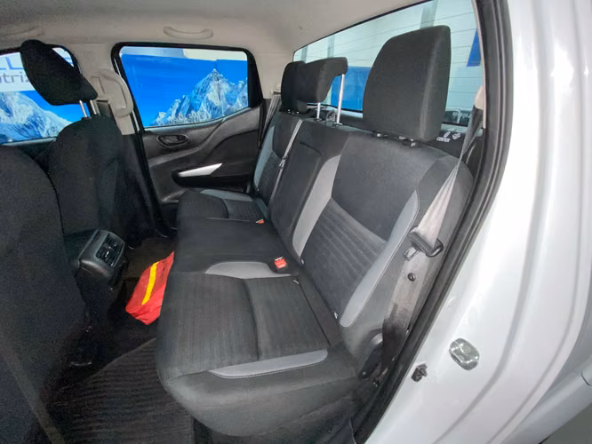 NAVARA SE 4X2 SZCW12-SANTIAGO