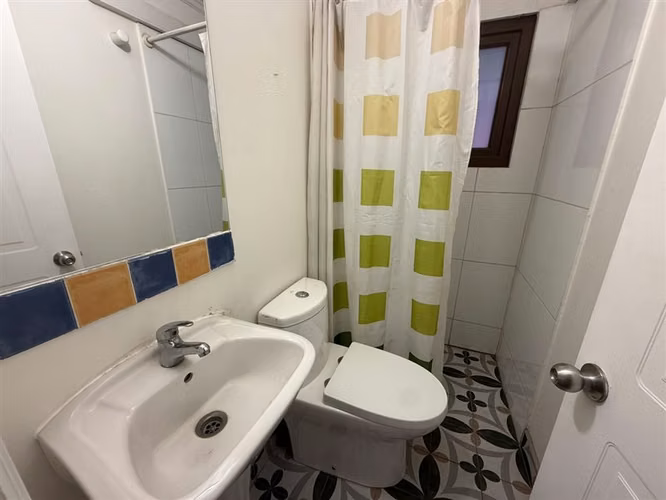 Casa en arriendo de 4 dorm. en Ayres de Chicureo con Laguna