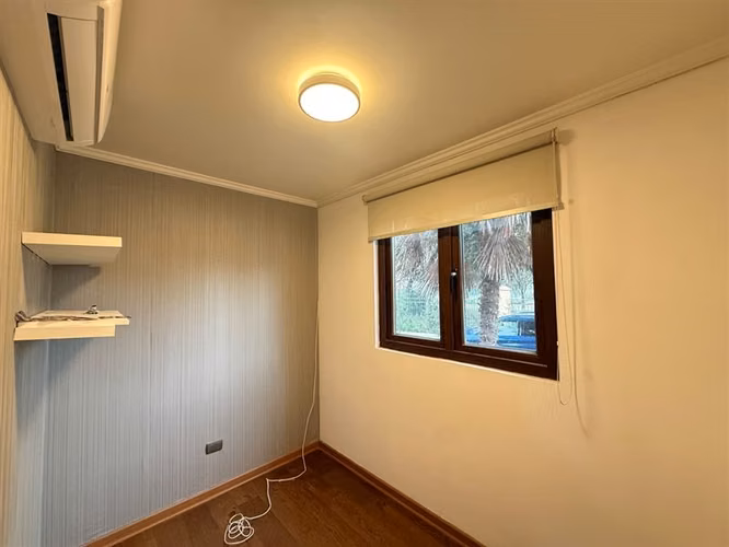 Casa en arriendo de 4 dorm. en Ayres de Chicureo con Laguna