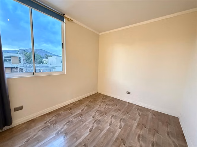 Casa en arriendo de 4 dorm. en Ayres de Chicureo con Laguna