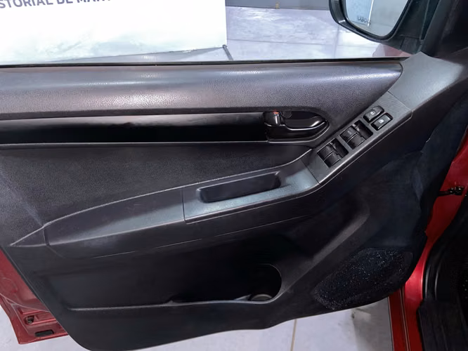D-MAX 4X2 LXBC30-SANTIAGO