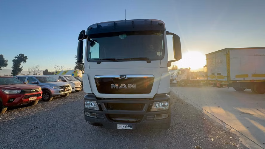 TRACTO CAMION MARCA MAN MODELO TGS 18360 BLS AÑO 2019
