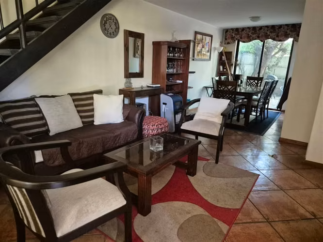 Arriendo casa amoblada: 4 dorm 2 b Avda Diagonal Nva Holanda - Imagen 4