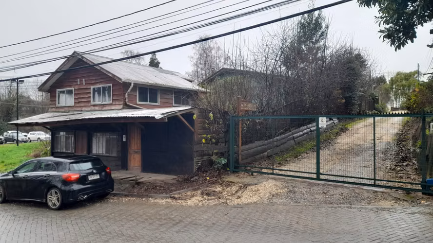 Vendo Gran terreno con 3 casas en Isla Teja