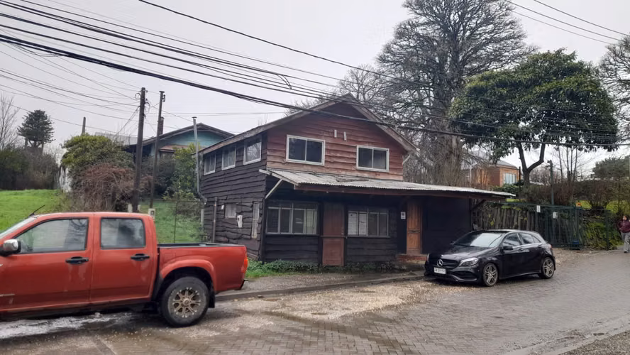 Vendo Gran terreno con 3 casas en Isla Teja