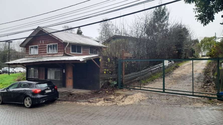 VENDO GRAN TERRENO EN ISLA TEJA con Casas