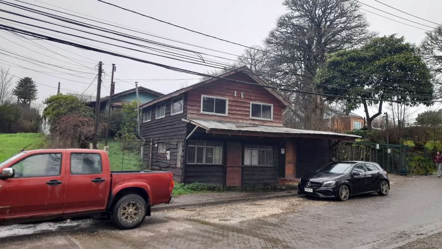 Vendo Gran terreno con 3 casas en Isla Teja
