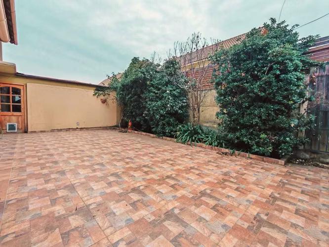 Excelente casa con uso habitacional y comercial (178833)