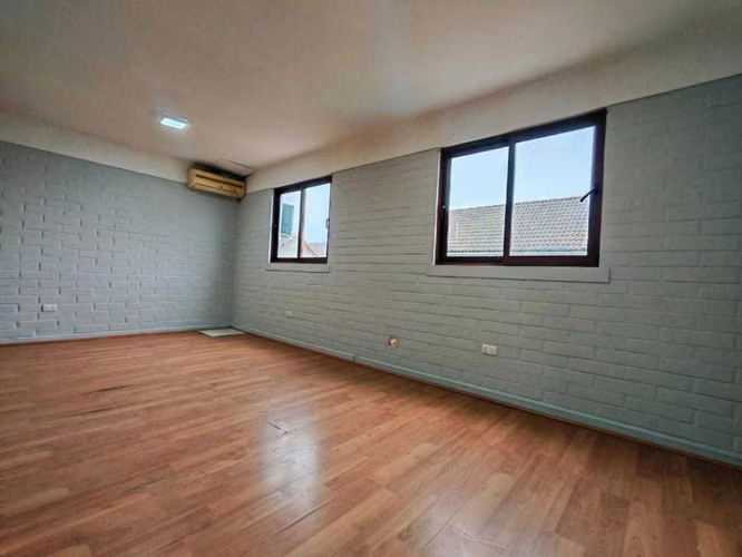 Excelente casa con uso habitacional y comercial (178833)