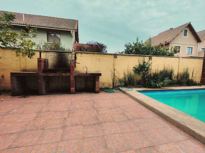 Excelente casa con uso habitacional y comercial (178833)