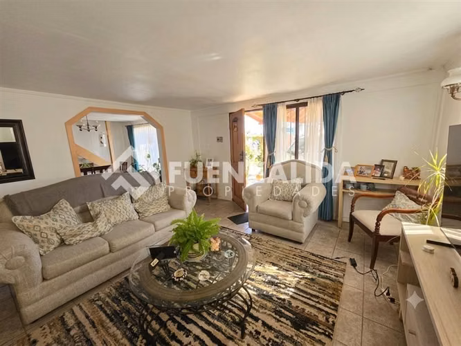 Casa en venta de 3 dorm. en Maipú