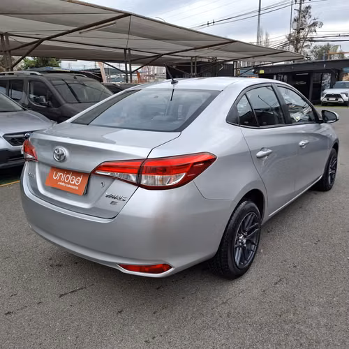 TOYOTA YARIS 2021 GLI FULL EQUIPO 1.5