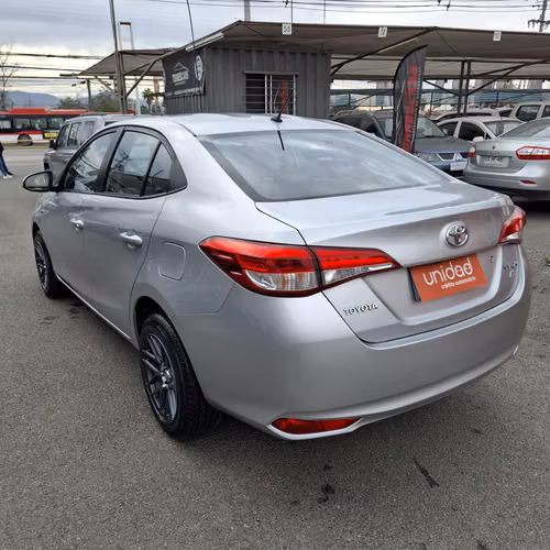 TOYOTA YARIS 2021 GLI FULL EQUIPO 1.5