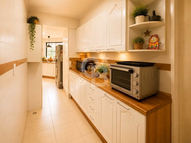 Casa Esquina ideal para remodelar, con Gran Potencial
