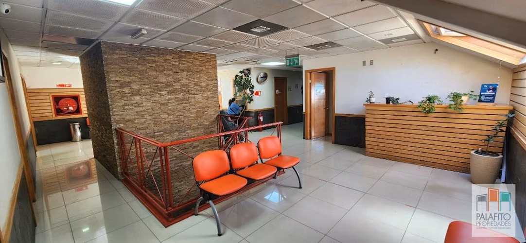 Box médicos con baño privado, excelente ubicación