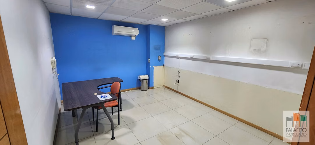 Box médicos con baño privado, excelente ubicación
