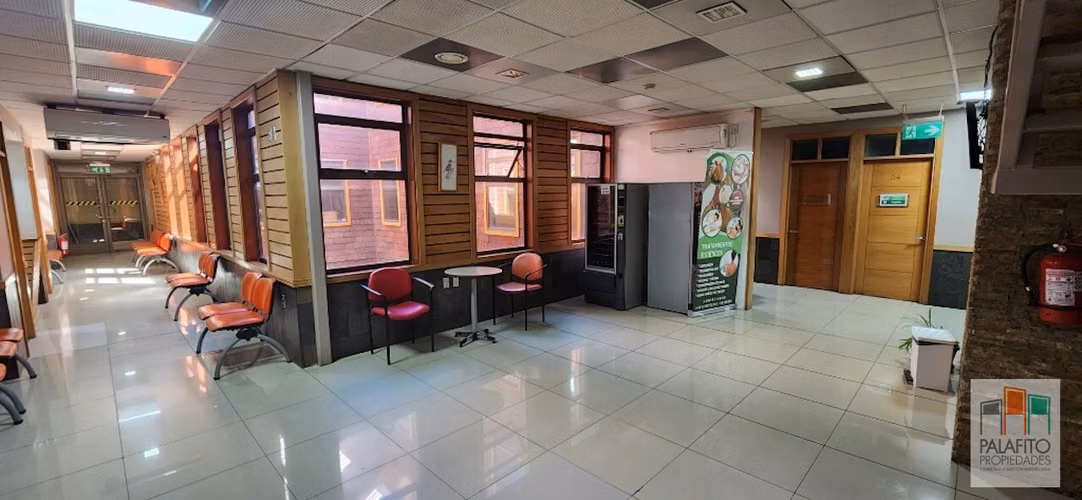 Box médicos con baño privado, excelente ubicación